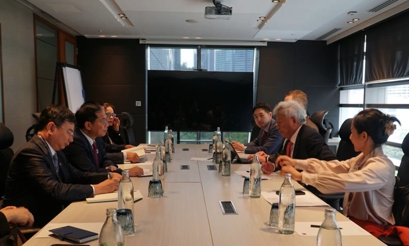 AIIB Chairman lauds Vietnam’s robust development