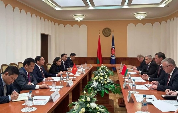 vietnamese deputy pm, fm meets with belarusian fm picture 1 vietnamese deputy pm, fm meets with belarusian fm picture 1