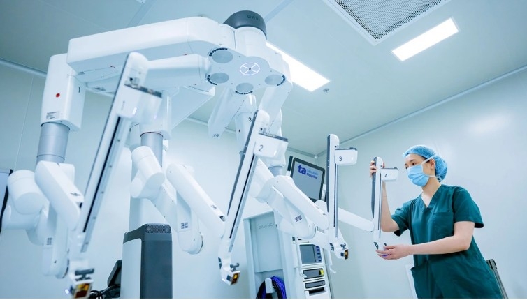 ho chi minh city launches sea s most advanced super robot for complex surgeries picture 1