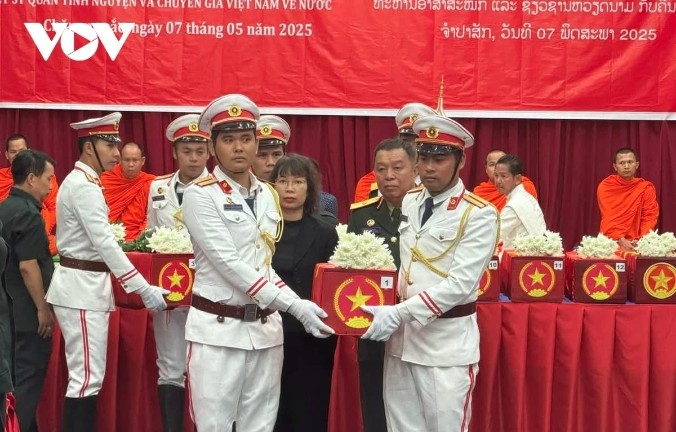 remains of 16 vietnamese martyrs repatriated from laos picture 1