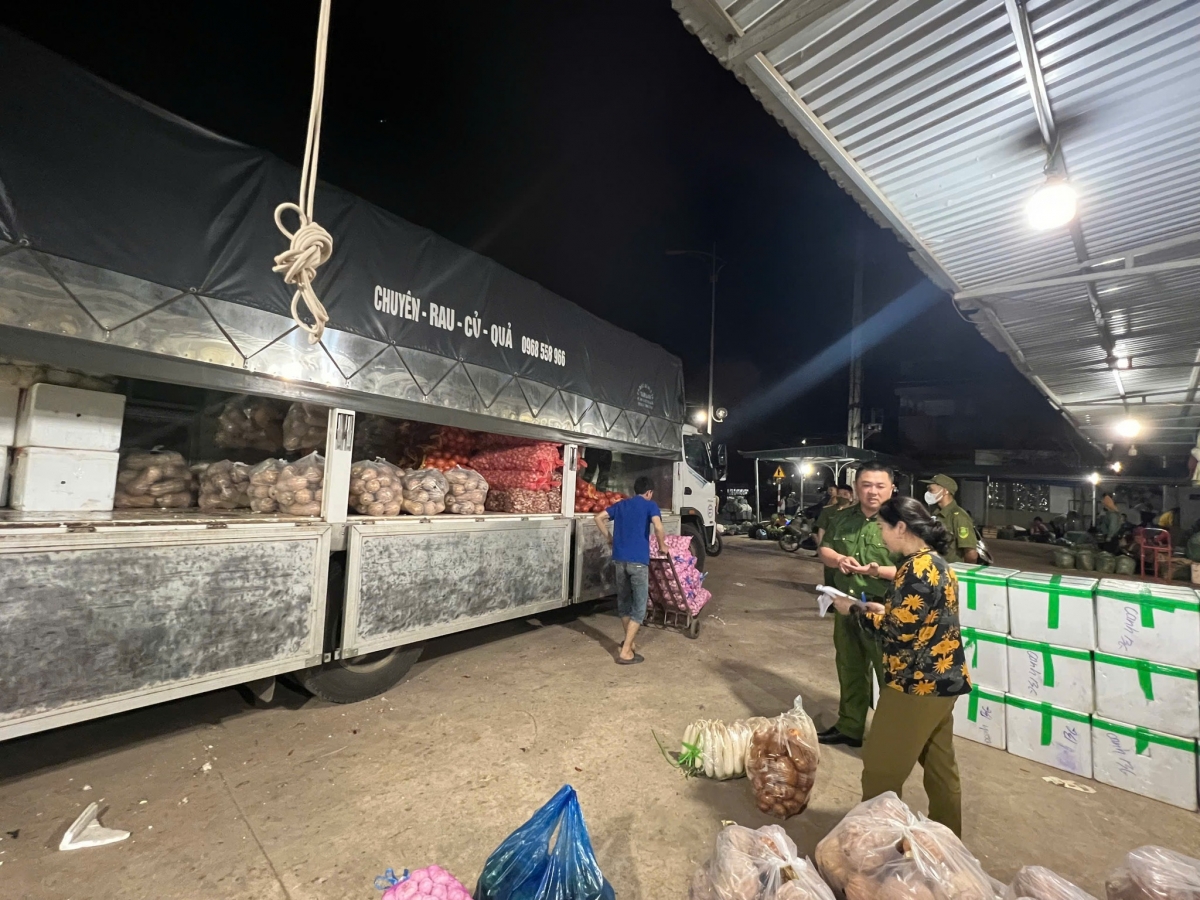 Sơn La phát hiện hơn 200kg rau, củ, quả có tồn dư chất độc hại