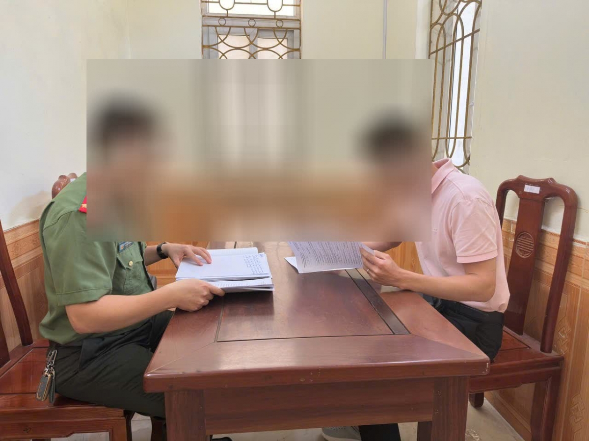 hải phòng xử lý 2 trường hợp rao bán giấy mời dự lễ hội hoa phượng Đỏ 2025 hình ảnh 1 hai phong xu ly 2 truong hop rao ban giay moi du le hoi hoa phuong Do 2025 hinh anh 1