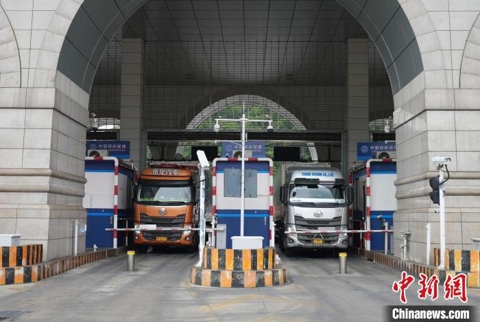 Trung Quốc khai trương tuyến vận tải đường bộ quốc tế đến Hà Nội