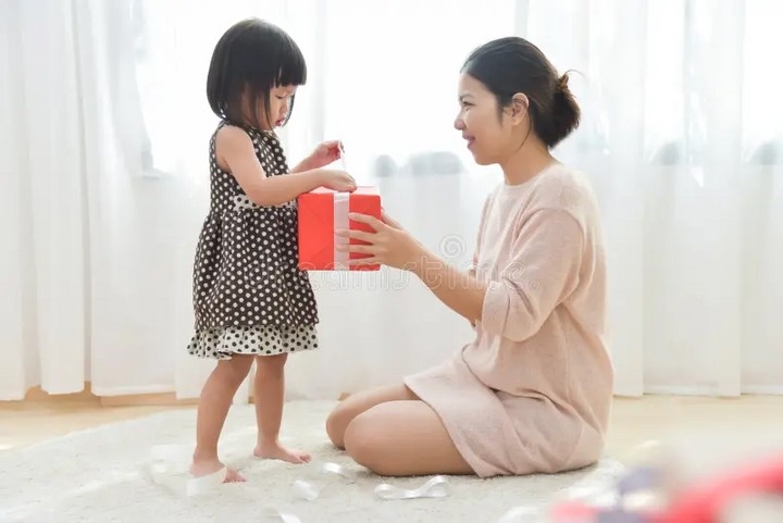 Tặng quà gì cho bé trong Ngày Quốc tế Thiếu nhi 1/6?