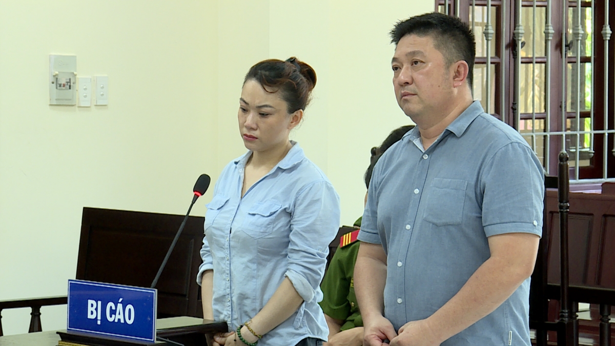 lua dao chiem doat tai san, hai bi cao chia nhau hon 14 nam tu hinh anh 2 lua dao chiem doat tai san, hai bi cao chia nhau hon 14 nam tu hinh anh 2