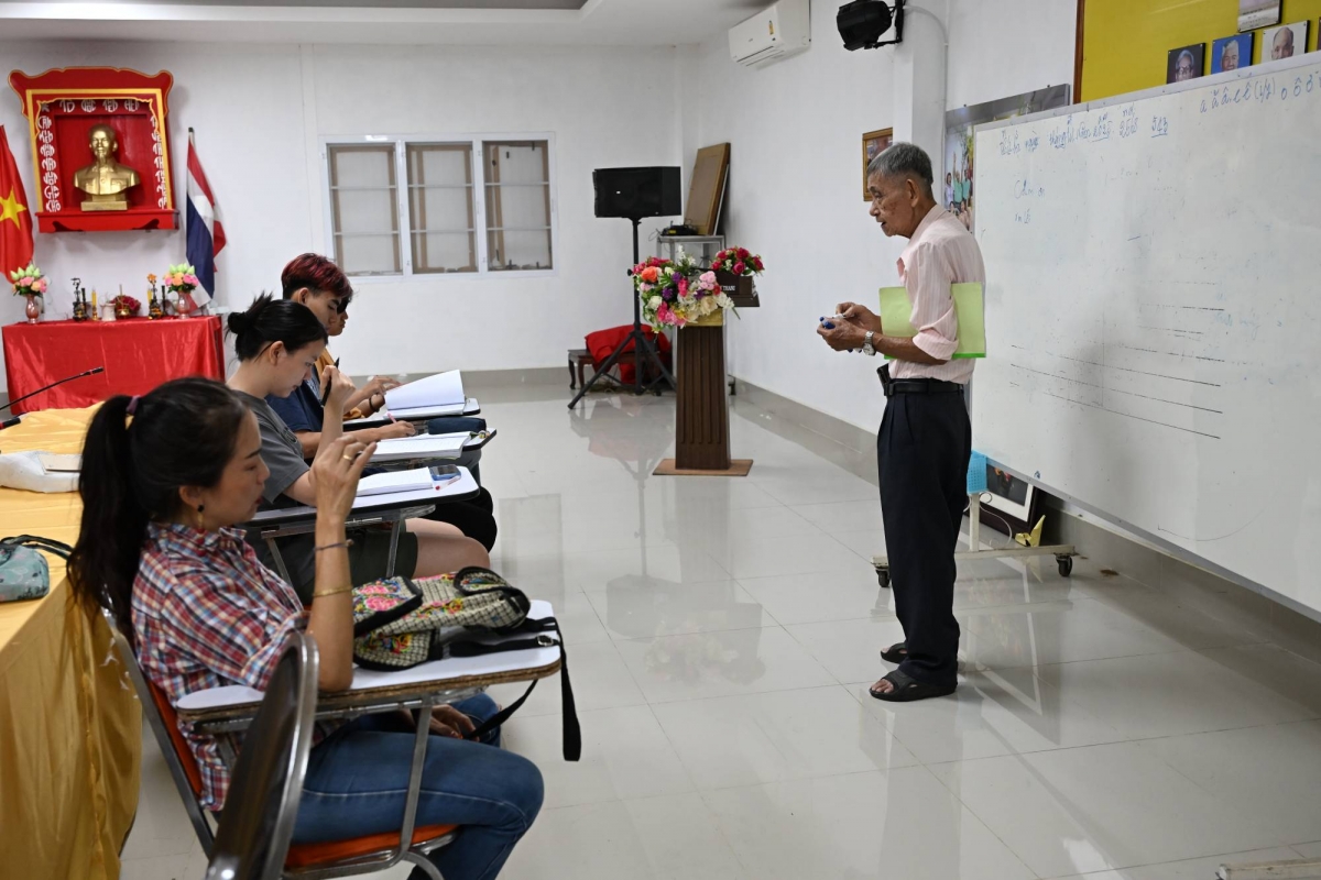 lòng kính yêu bác hồ của kiều bào thái lan vô cùng sâu đậm và trọn vẹn hình ảnh 7 long kinh yeu bac ho cua kieu bao thai lan vo cung sau dam va tron ven hinh anh 7