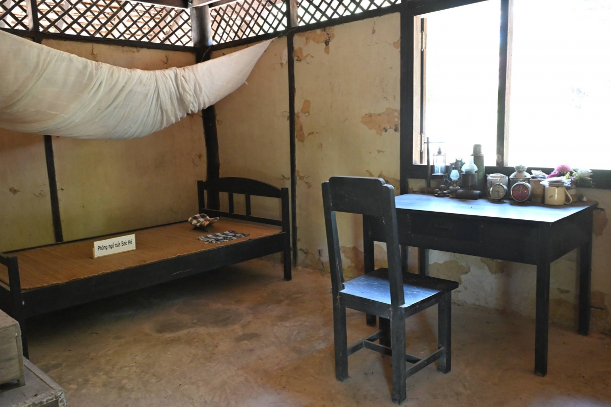 lòng kính yêu bác hồ của kiều bào thái lan vô cùng sâu đậm và trọn vẹn hình ảnh 3 long kinh yeu bac ho cua kieu bao thai lan vo cung sau dam va tron ven hinh anh 3