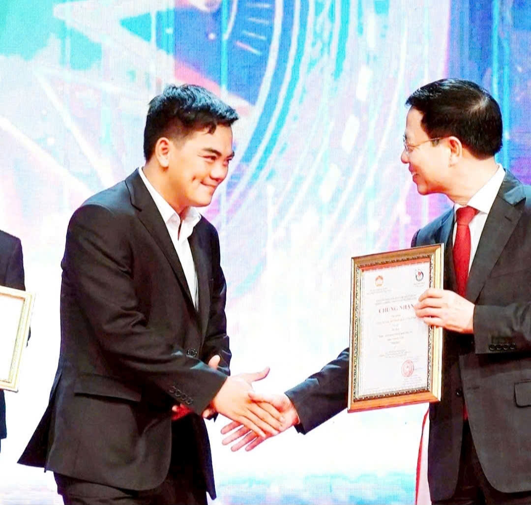 trong cuộc chiến chống tham nhũng, báo chí là người lính tiên phong hình ảnh 1 trong cuoc chien chong tham nhung, bao chi la nguoi linh tien phong hinh anh 1