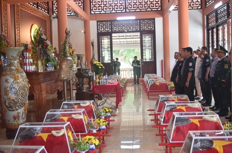 dak lak holds burial ceremony for fallen soldiers repatriated from cambodia picture 1 dak lak holds burial ceremony for fallen soldiers repatriated from cambodia picture 1