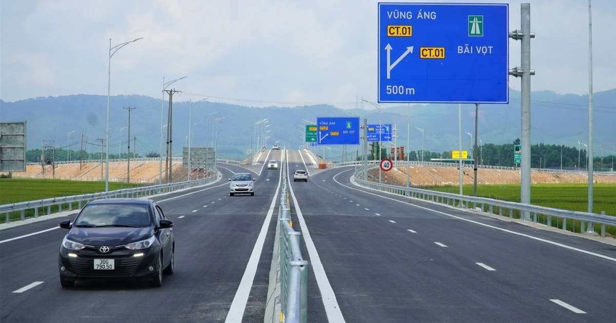 bộ xây dựng chỉ đạo rà soát bất cập, điều chỉnh tốc độ trên các tuyến cao tốc hình ảnh 1 bo xay dung chi dao ra soat bat cap, dieu chinh toc do tren cac tuyen cao toc hinh anh 1