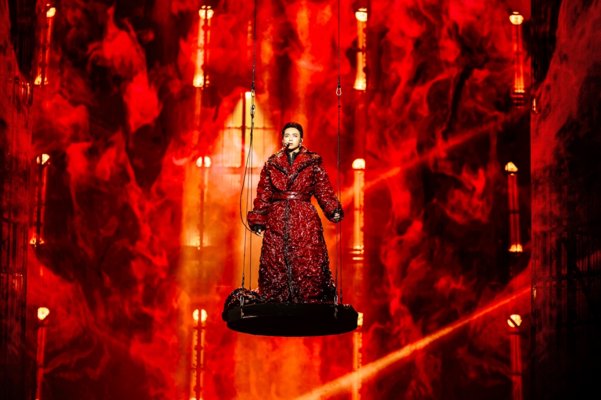 soobin chơi đàn bầu cùng bố, mang làng quê bắc bộ lên sân khấu live-concert hình ảnh 1 soobin choi dan bau cung bo, mang lang que bac bo len san khau live-concert hinh anh 1