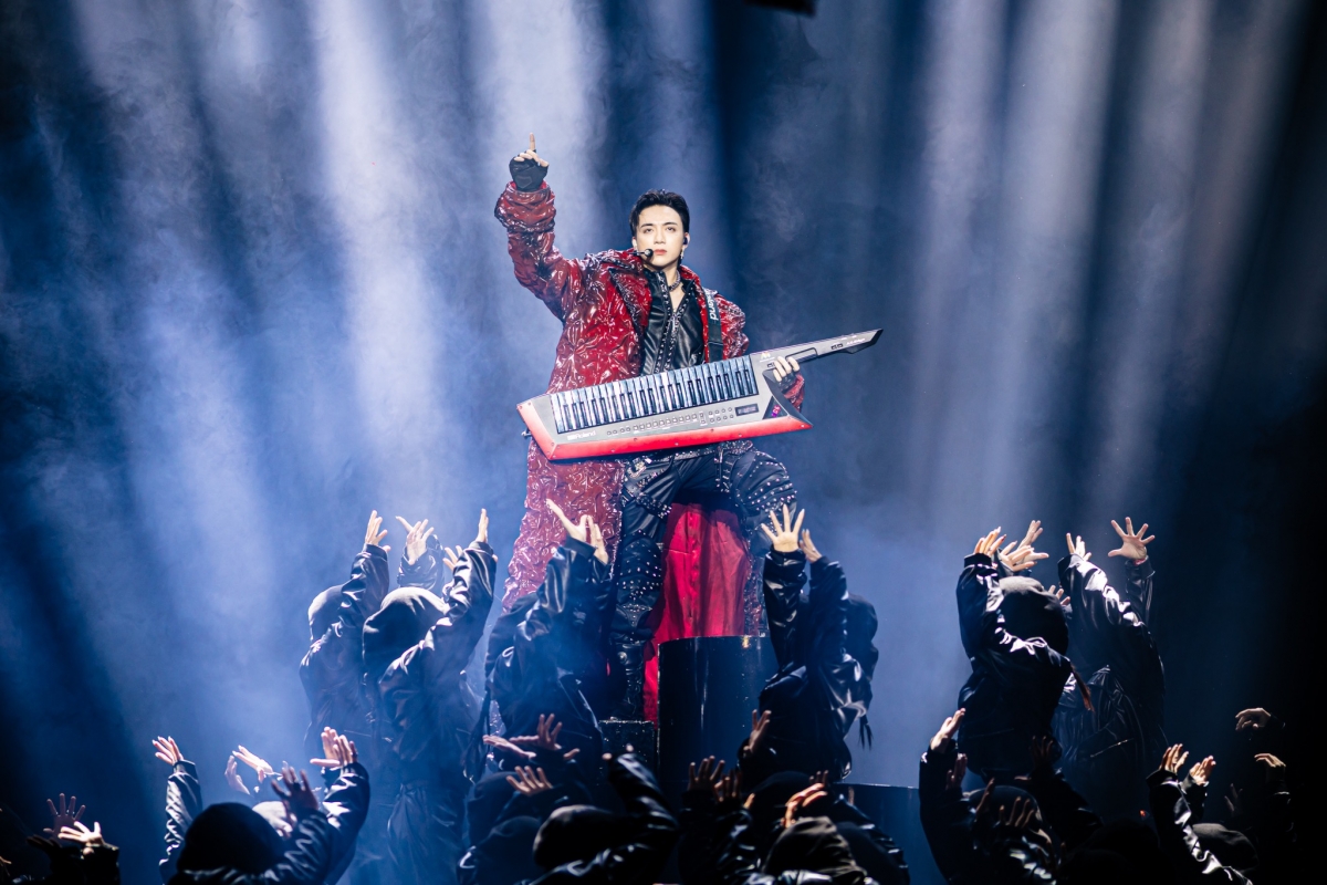 soobin chơi đàn bầu cùng bố, mang làng quê bắc bộ lên sân khấu live-concert hình ảnh 3 soobin choi dan bau cung bo, mang lang que bac bo len san khau live-concert hinh anh 3
