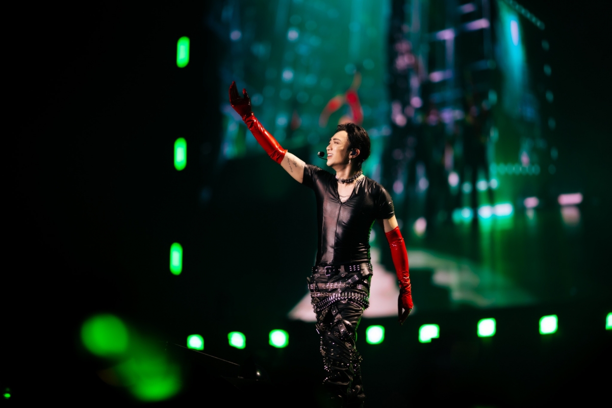 soobin chơi đàn bầu cùng bố, mang làng quê bắc bộ lên sân khấu live-concert hình ảnh 4 soobin choi dan bau cung bo, mang lang que bac bo len san khau live-concert hinh anh 4