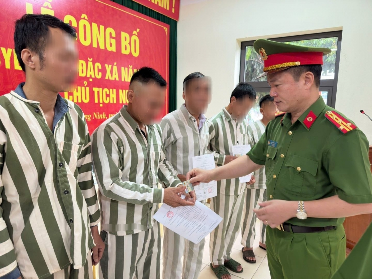 Đặc xá - cơ hội cho những người lầm lỗi làm lại cuộc đời hình ảnh 1 Dac xa - co hoi cho nhung nguoi lam loi lam lai cuoc doi hinh anh 1