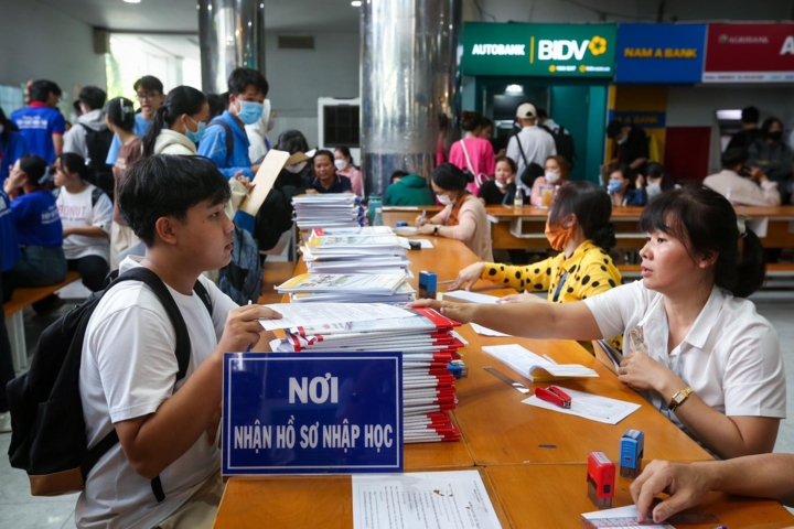 các trường đại học kinh tế top đầu đồng loạt tăng học phí 2025 hình ảnh 1 cac truong dai hoc kinh te top dau dong loat tang hoc phi 2025 hinh anh 1
