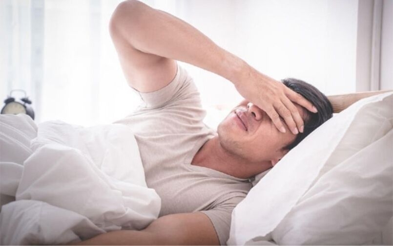 Ngủ phòng kín, bật điều hòa có khiến cơ thể mệt mỏi, rụng tóc?