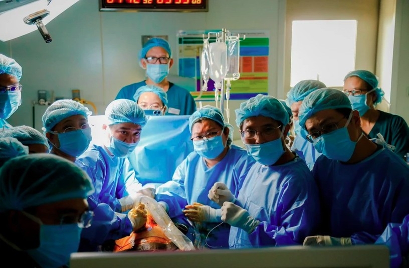 vietnamese doctors perform successful in-utero intervention for singaporean mother picture 1 vietnamese doctors perform successful in-utero intervention for singaporean mother picture 1