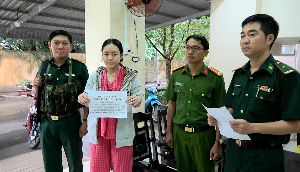 bat nu doi tuong truy na dac biet nguy hiem khi nhap canh vao viet nam hinh anh 1 bat nu doi tuong truy na dac biet nguy hiem khi nhap canh vao viet nam hinh anh 1