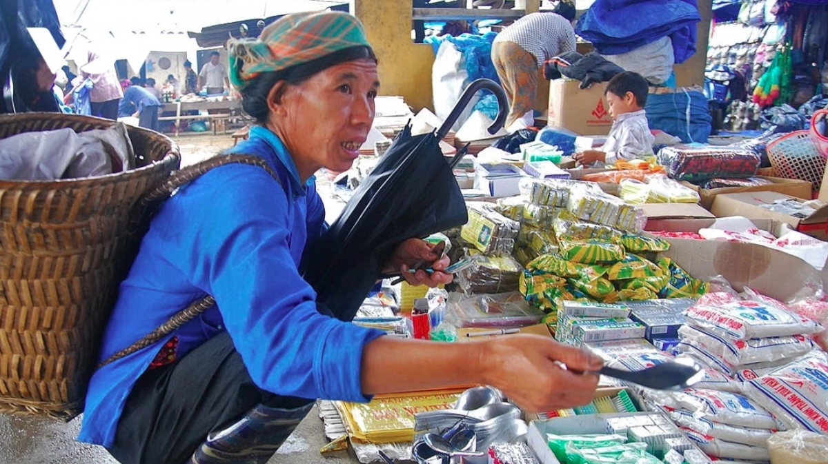 ethnic market in pho cao offers a glimpse into highland culture picture 10 ethnic market in pho cao offers a glimpse into highland culture picture 10