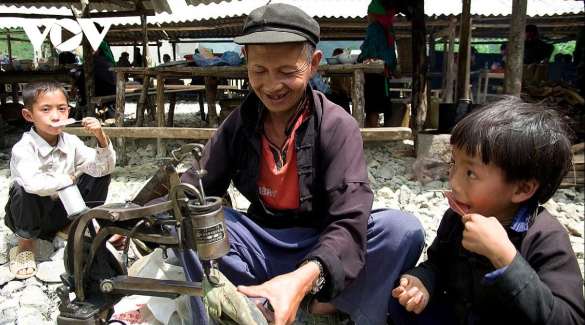ethnic market in pho cao offers a glimpse into highland culture picture 13 ethnic market in pho cao offers a glimpse into highland culture picture 13