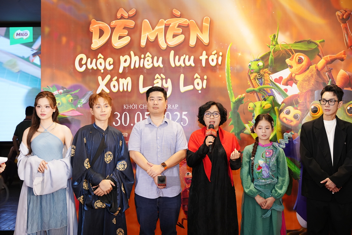 hành trình phiêu lưu hiện đại của dế mèn và dế trũi hình ảnh 5 hanh trinh phieu luu hien dai cua de men va de trui hinh anh 5
