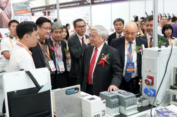 vinamac expo 2025 attracts 250 local, foreign exhibitors picture 1 vinamac expo 2025 attracts 250 local, foreign exhibitors picture 1