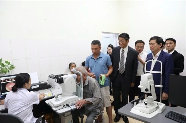Japan donates eye care equipment to Ha Nam Eye Hospital