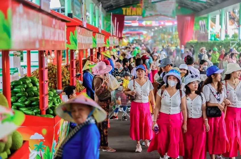 southern fruit festival returns with vibrant displays in ho chi minh city picture 1 southern fruit festival returns with vibrant displays in ho chi minh city picture 1