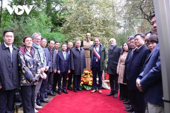 president macron s visit signals stronger vietnam-france partnership picture 2