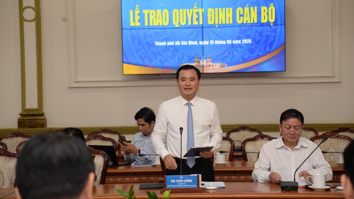 trao quyết định cho quyền giám đốc và 10 phó giám đốc sở xây dựng tp.hcm hình ảnh 3 trao quyet dinh cho quyen giam doc va 10 pho giam doc so xay dung tp.hcm hinh anh 3