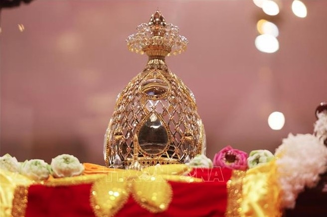 thousands gather to venerate heart relic of bodhisattva thich quang duc picture 2 thousands gather to venerate heart relic of bodhisattva thich quang duc picture 2