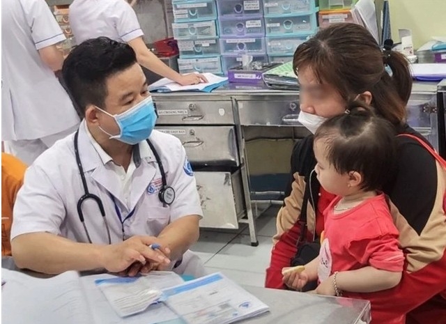hcm city faces surge in hand-foot-mouth disease cases picture 1 hcm city faces surge in hand-foot-mouth disease cases picture 1