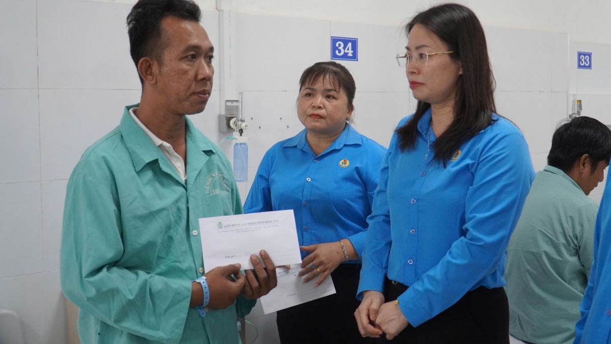Liên đoàn Lao động tỉnh Đồng Nai hỗ trợ các nạn nhân vụ nghi ngộ độc khí CO