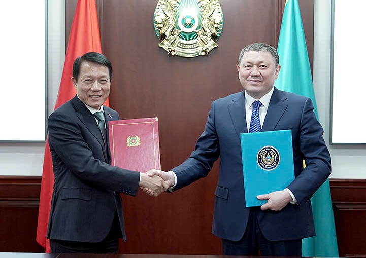 Hội đàm cấp cao giữa Bộ Công an Việt Nam và Bộ Nội vụ Kazakhstan