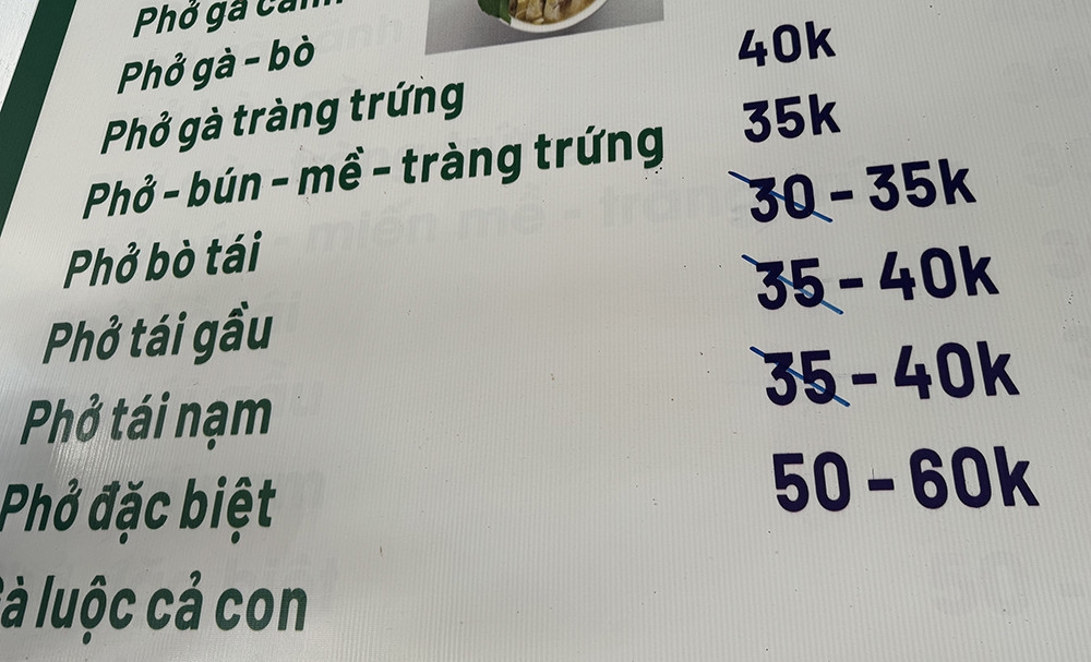 quan bun, pho o ha noi dong loat tang gia 5.000 dong bat hinh anh 1