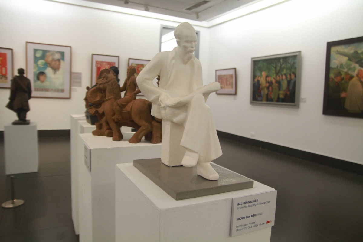 Triển lãm "Hồ Chí Minh trong nghệ thuật tạo hình"