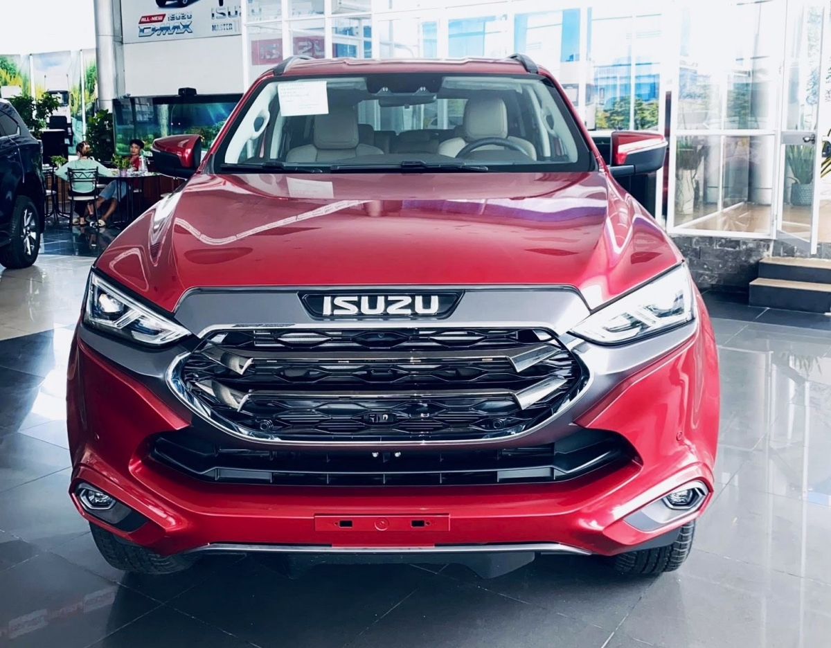 loạt xe suv gầm cao 7 chỗ giảm giá sốc đón hè hình ảnh 1 loat xe suv gam cao 7 cho giam gia soc don he hinh anh 1