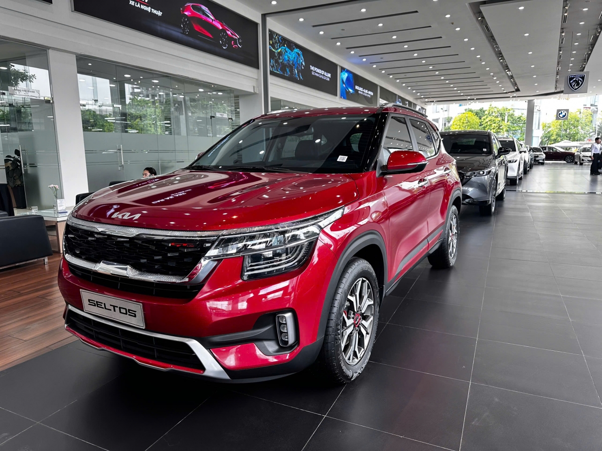  san xe giam gia sau tet, o to xa kho len den gan 200 trieu dong hinh anh 4