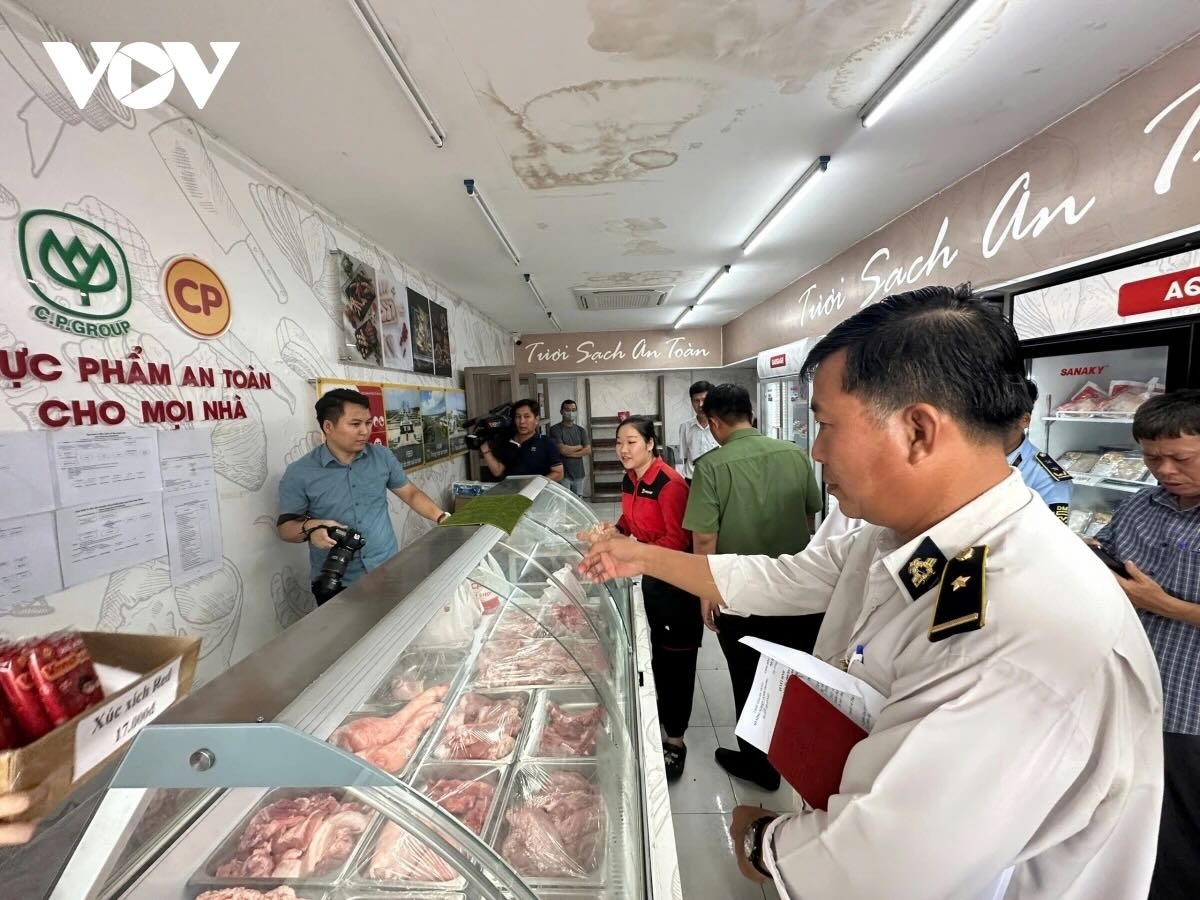 vu cong ty c.p cua hang fresh shop my xuyen dung giay chung nhan vsattp het han hinh anh 1 vu cong ty c.p cua hang fresh shop my xuyen dung giay chung nhan vsattp het han hinh anh 1