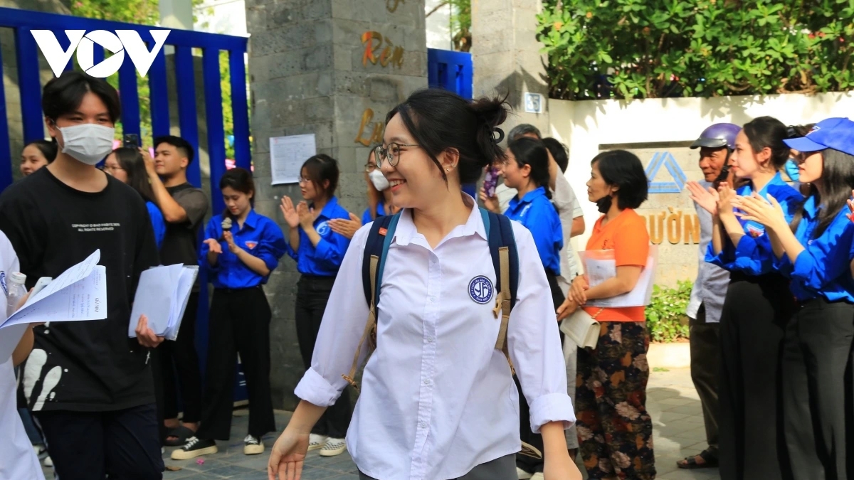 thủ tướng chỉ đạo về biên chế giáo viên và nghỉ hè cho học sinh hình ảnh 1 thu tuong chi dao ve bien che giao vien va nghi he cho hoc sinh hinh anh 1