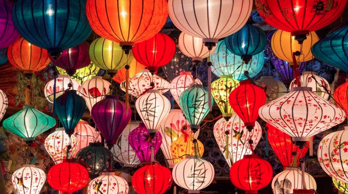 hoi an tops asia s lantern festival list for year-end travel picture 1 hoi an tops asia s lantern festival list for year-end travel picture 1
