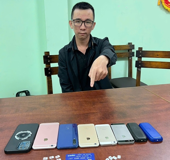 Lập hàng loạt tài khoản để lừa đảo