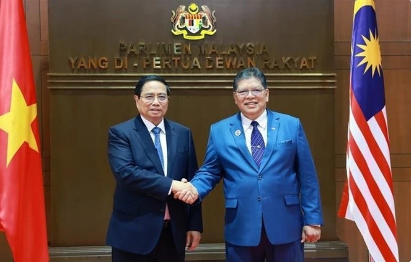 pm pham minh chinh meets speaker of malaysian house of representatives picture 1 pm pham minh chinh meets speaker of malaysian house of representatives picture 1