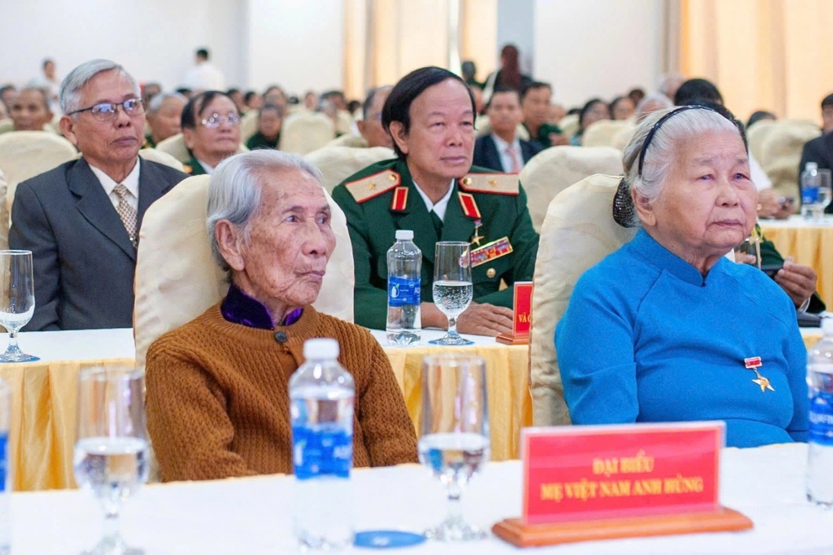 văn bản mới về bà mẹ việt nam anh hùng hình ảnh 1 van ban moi ve ba me viet nam anh hung hinh anh 1