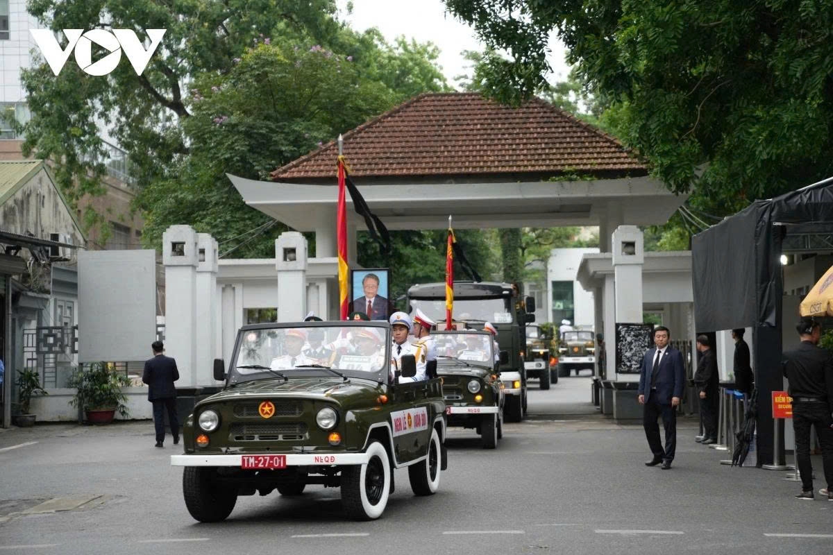 memorial service, funeral procession for former president tran duc luong picture 12 memorial service, funeral procession for former president tran duc luong picture 12