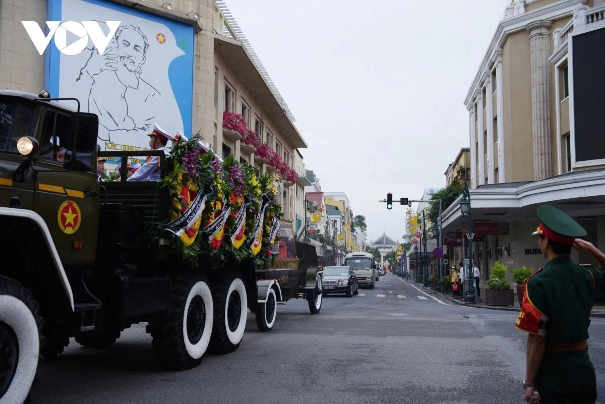 memorial service, funeral procession for former president tran duc luong picture 14