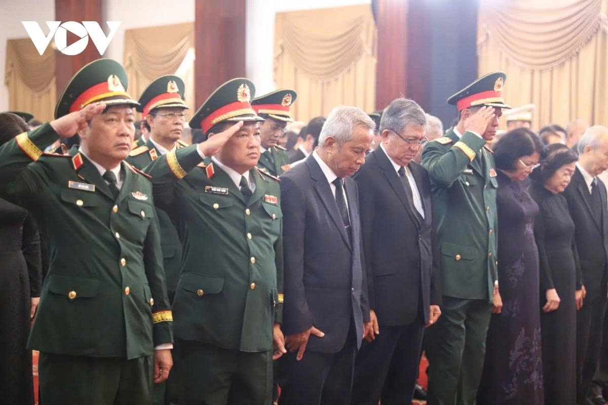 memorial service, funeral procession for former president tran duc luong picture 7 memorial service, funeral procession for former president tran duc luong picture 7