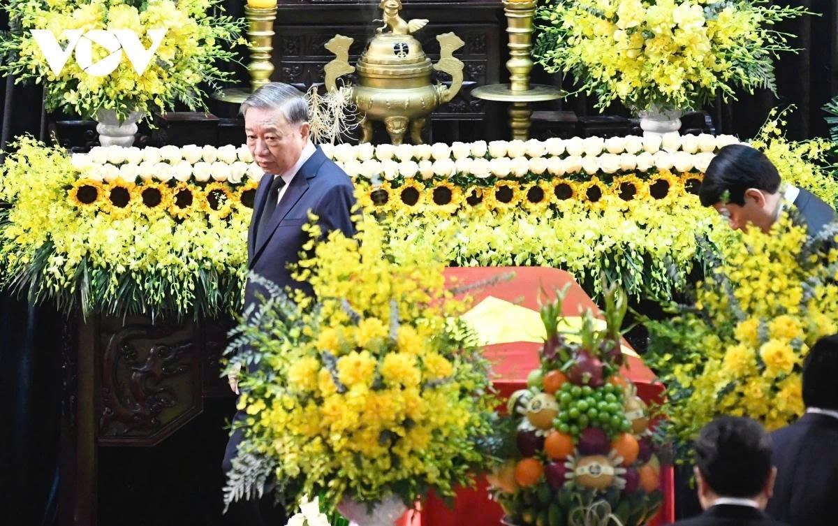 memorial service, funeral procession for former president tran duc luong picture 8 memorial service, funeral procession for former president tran duc luong picture 8