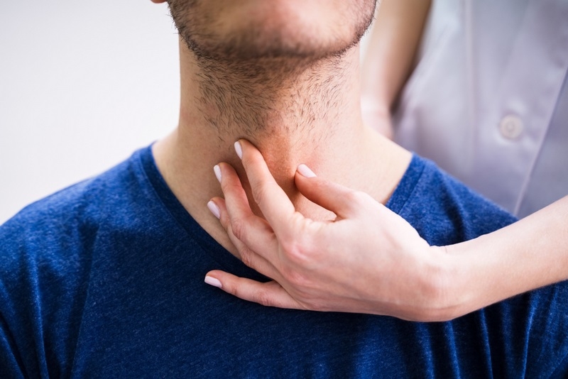 Nam giới sau khi phẫu thuật cắt bỏ tuyến giáp có thể có con được không?