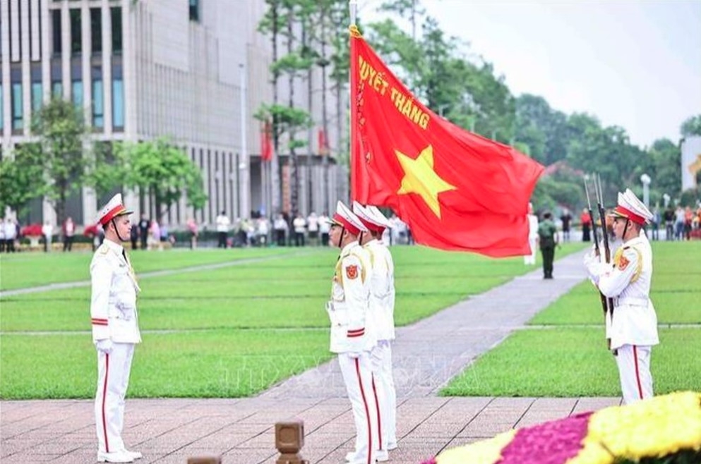 sacred flag-salute ceremony marks president ho chi minh s 135th birthday picture 4 sacred flag-salute ceremony marks president ho chi minh s 135th birthday picture 4